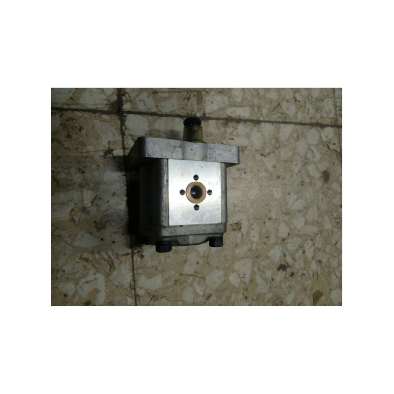 Pompa Servosterzo marca Cei n. 280221, con rotazione dx C42-X, Filetto in pollici