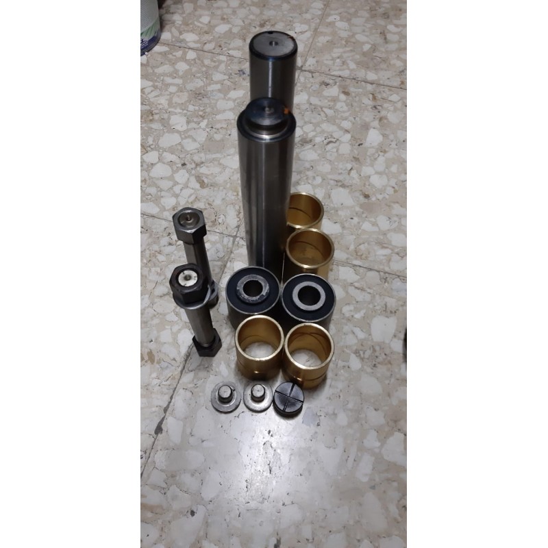 Complessivo perni fusi Errevi 711085 x assale autosterzante Arcom 682 Complessivo perni fusi Errevi 711085 x assale autosterzante Arcom 682