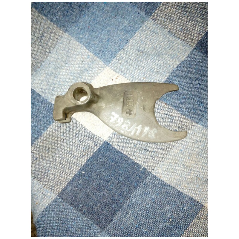 Forcella comando primino e RM. Riferimento IVECO 7984198, x Fiat 170.33,190.26.30.35, Fiat 300, 330