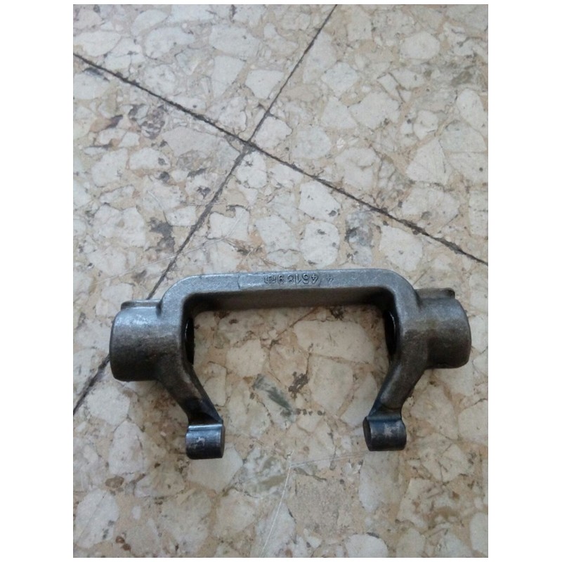 Forcella disinnesto frizione riferimento Iveco 4746189, x Fiat 190.36, 42, Fiat 240.36, Fiat 190.26, 30, 32 turbotech