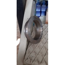 Dado bloccaggio mozzo Errevi 729728 x autocarri Iveco